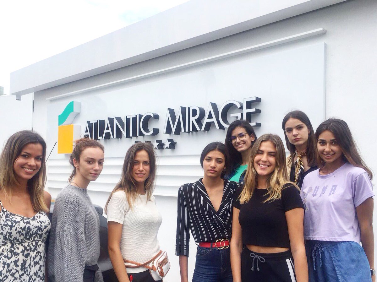 ¡Con la llegada de las modelos al Atlantic Mirage Hotel ya tenemos casi todo listo para esta noche! Quedan menos de 10 horas para que Marco &amp; María Fashion Show by Mercedes Benz Grupo Rahn sea una realidad en el Jardín Botánico. ¡Tic, tac, tic, tac!⏳✨🌿 #MyMFSMB #tenerifemoda