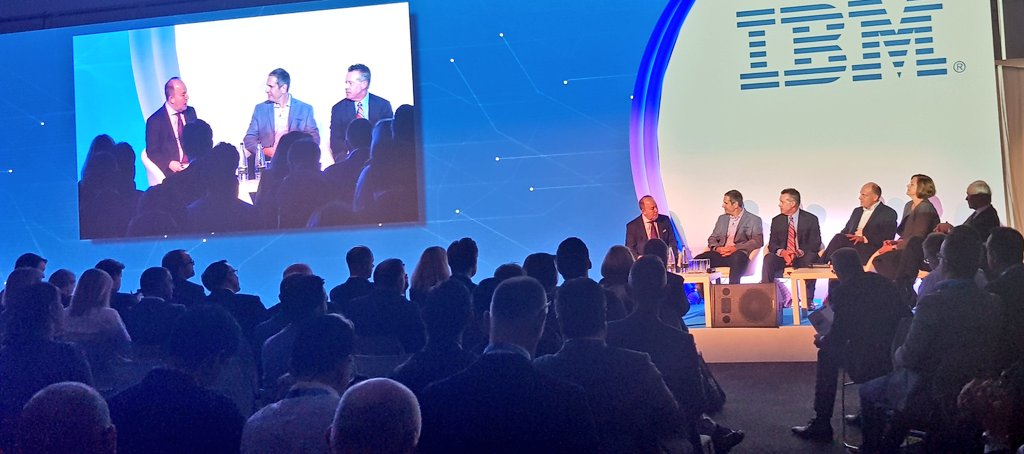 "All airlines should be technology have's. We should all be ready to try new things" Linda Jojo @ United Airlines
#AviationFest