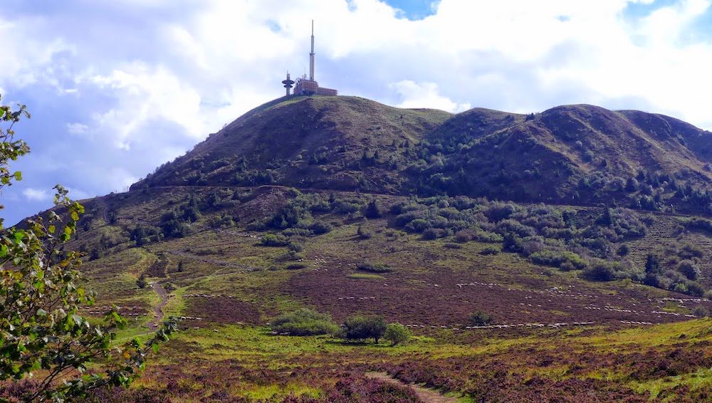 grandsitefrance's tweet photo. .@JEP Les Grands Sites de France invitent petits et grands à venir à la rencontre de leurs #paysages et à partager ce qui en fait l’#esprit et la singularité. Programme et ouvertures inédites sur https://t.co/nBzgRBIxKN https://t.co/nZzcMMVoAC
