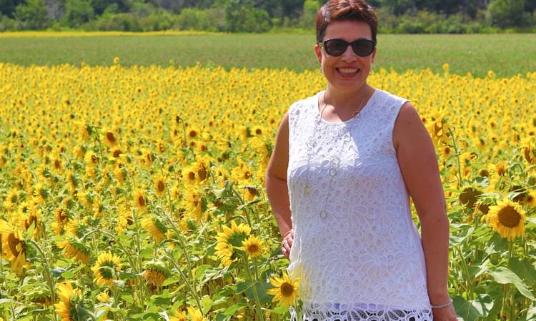 TJProvincial's tweet photo. A new breast cancer awareness measure to be announced by the Liberals is a "first in Canada," says a woman who's been campaigning for it: https://t.co/t3744rFl7D https://t.co/3Vn8gSFMAc