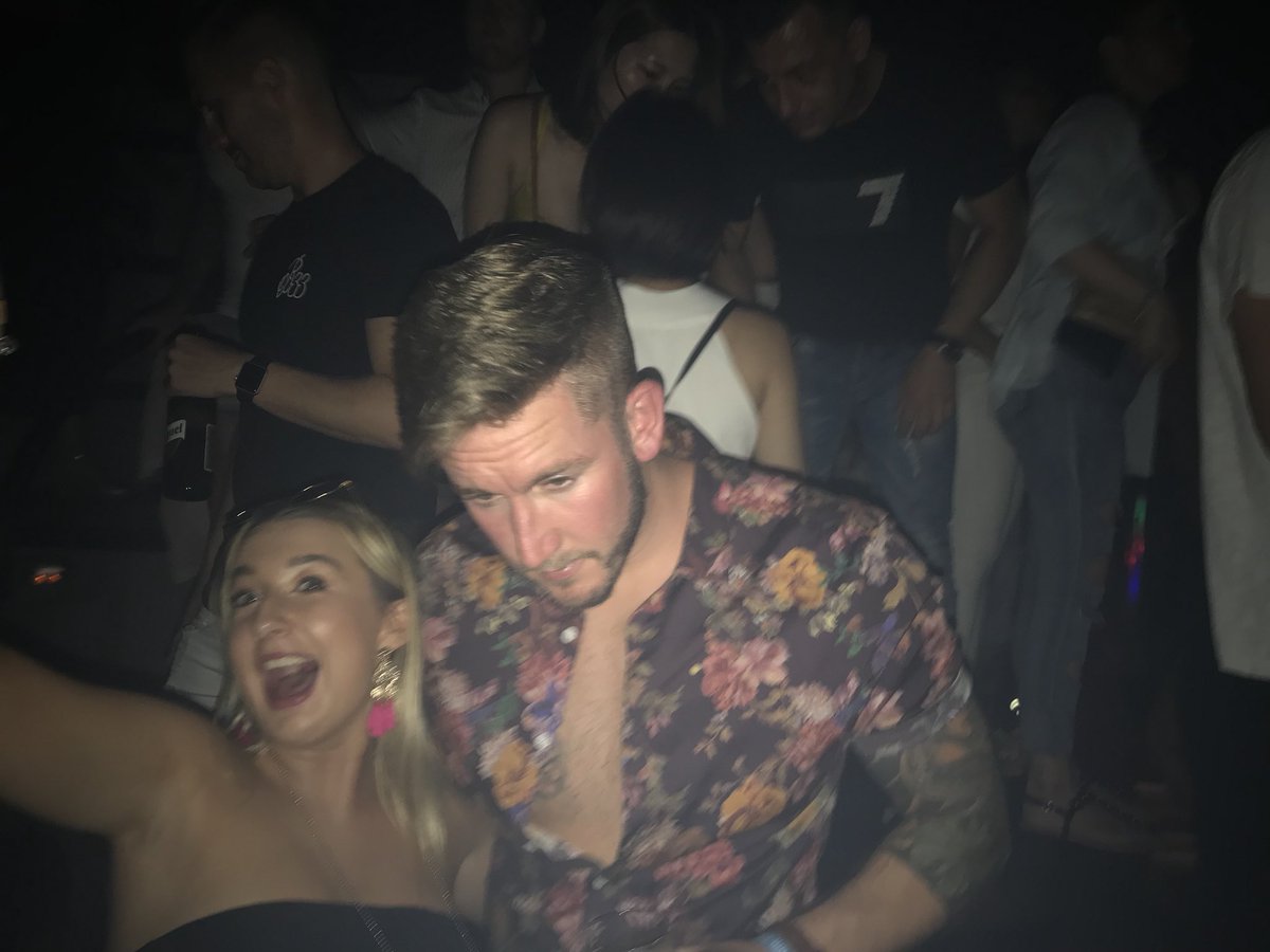 sarahkirkhamm's tweet photo. When you think you’ve met Calvin Harris 😂😩😩 https://t.co/NXVIovpc08