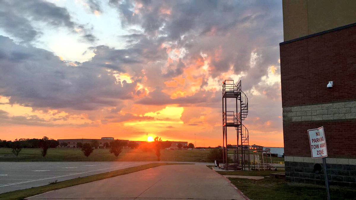 jrichardsNORTH's tweet photo. PJ day, foot prints on a fresh field 😍 and beautiful scenery each morning to get us pumped for racing this weekend!! #mnhsxc #nodaysoff https://t.co/gZsykz4qgU