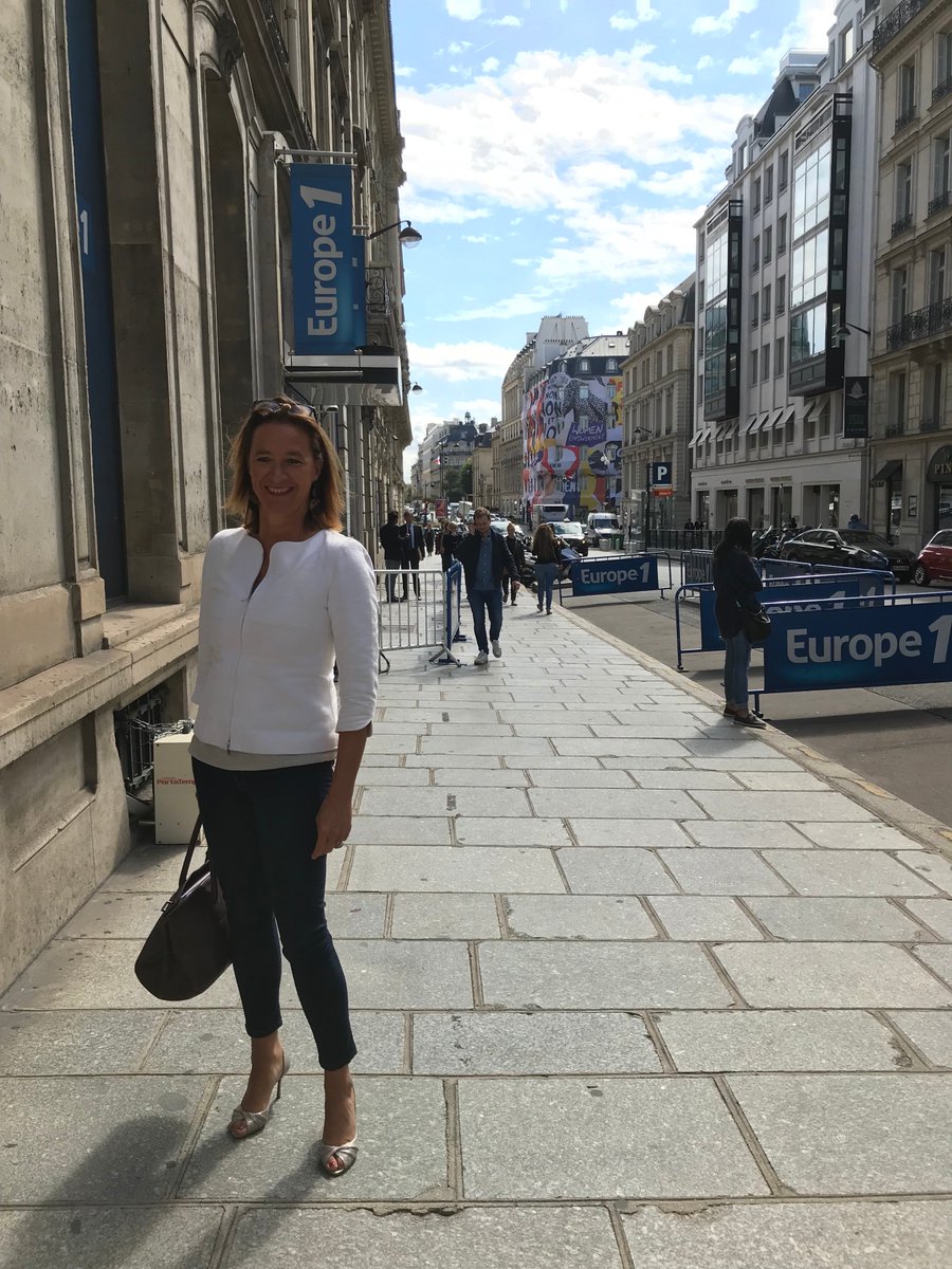 Des échanges très intéressants 😃, un super moment sur <a href="/Europe1/">Europe 1</a> #LaFranceBouge 🇫🇷 avec <a href="/DucheminRapha/">Raphaëlle Duchemin</a> @HadengueLM <a href="/netatmo/">Netatmo</a> <a href="/Hydrao_/">Hydrao</a> #Objetsconnectés #coaching