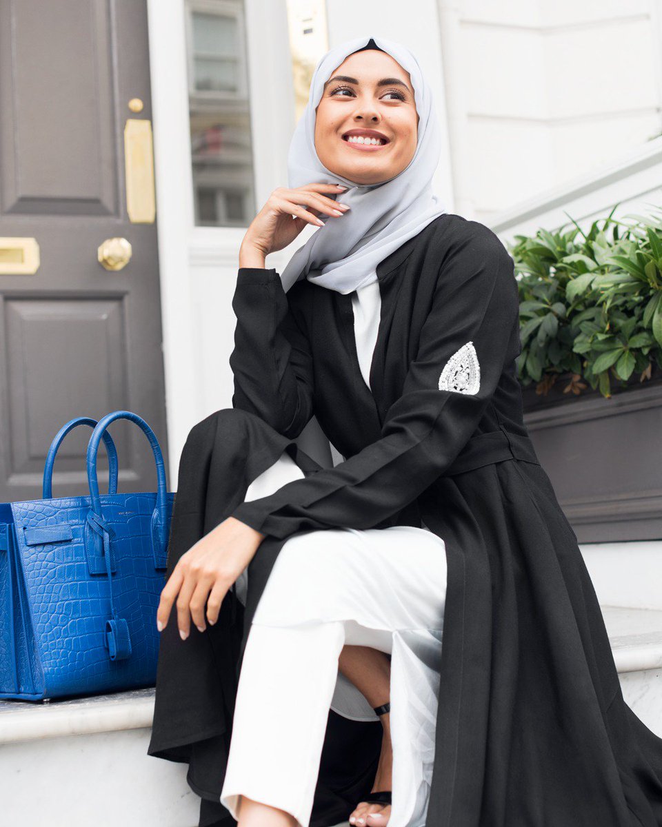 islamicdesign's tweet photo. 💙💙💙ELEGANT & STYLISH💙💙💙
Pamper your wardrobe with our gorgeous "Hand Embroidery Black #Kimono"🖤🖤🖤
Shop @ https://t.co/PElTOA1wCl
#modestfashion #hijab #hijabi #outerwears #muslima #kimonowrap #modestwears #outerwear #handembroiderykimono https://t.co/vgAo3wz8N4