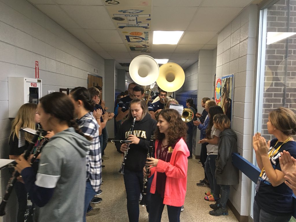 mweis1981's tweet photo. Nothing like an early morning march thru the halls of East Union! https://t.co/ZhBA1ODPu4