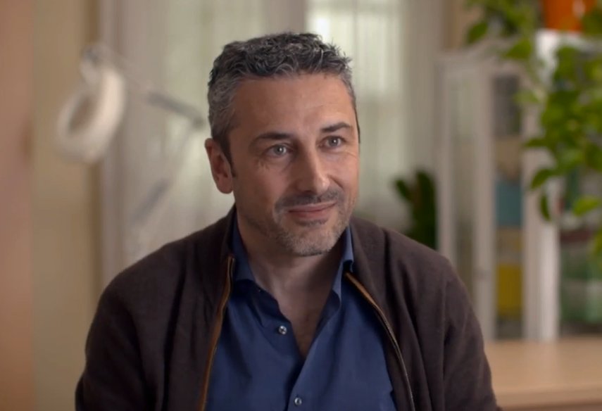 CanalUGR's tweet photo. Mariano Sánchez, profesor de la #UGR y director de la nueva Cátedra @Macrosad de la UGR, es uno de los tres expertos del programa “Cosas de la edad”, una emotiva y divertida experiencia televisiva sobre la relación entre niños y ancianos: https://t.co/lKBIY3CvSC https://t.co/HZlWgrMTEl