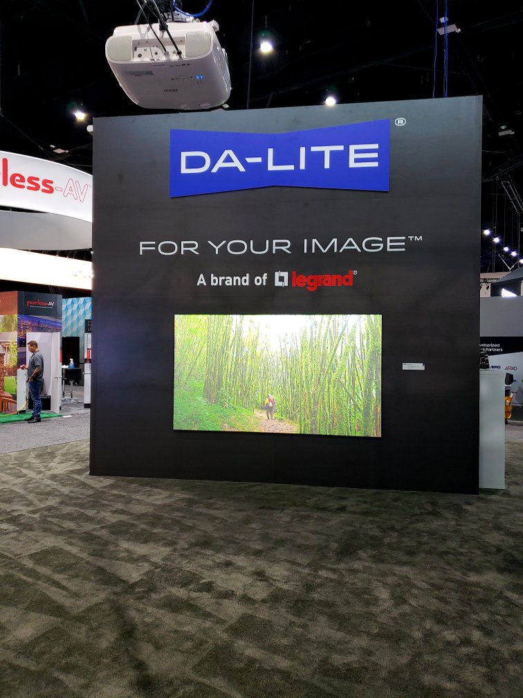 dalitescreen tweet picture