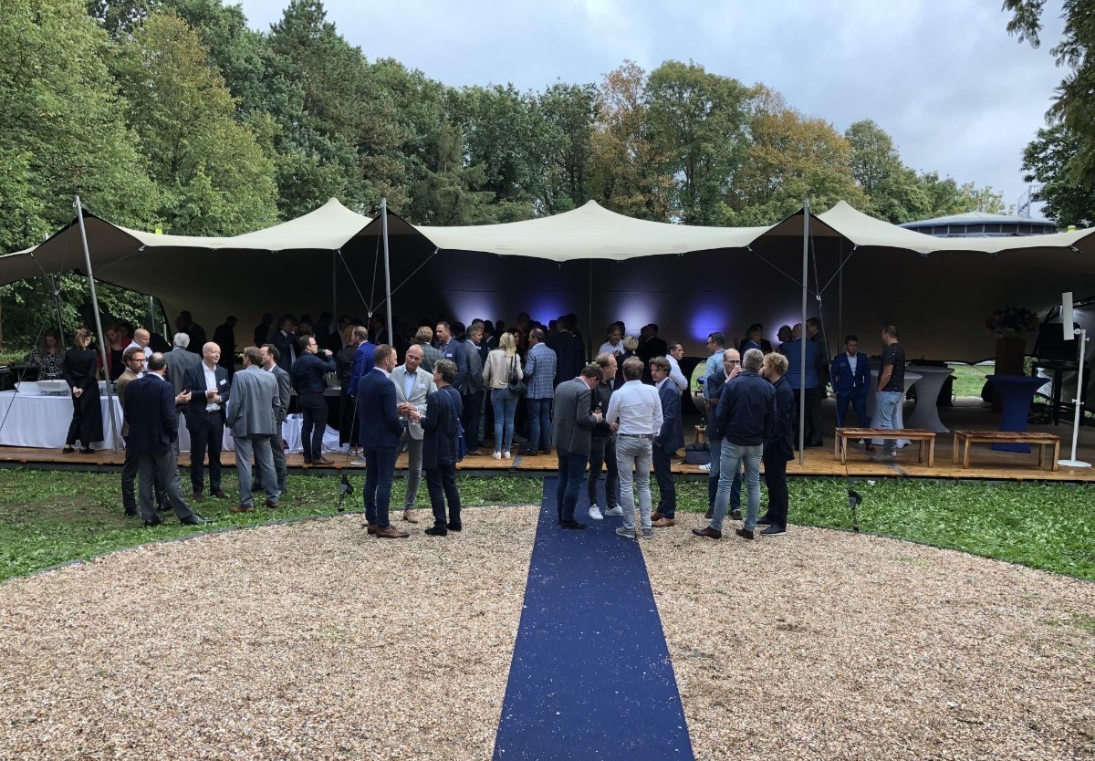 BohemenBV's tweet photo. Gisteren vertelde Maarten van der Weijden @mvdweijden zijn inspirerende verhaal in onze achtertuin. Bedankt hiervoor en ook bedankt alle aanwezigen voor de geslaagde middag/avond! https://t.co/RBtieb0FRf