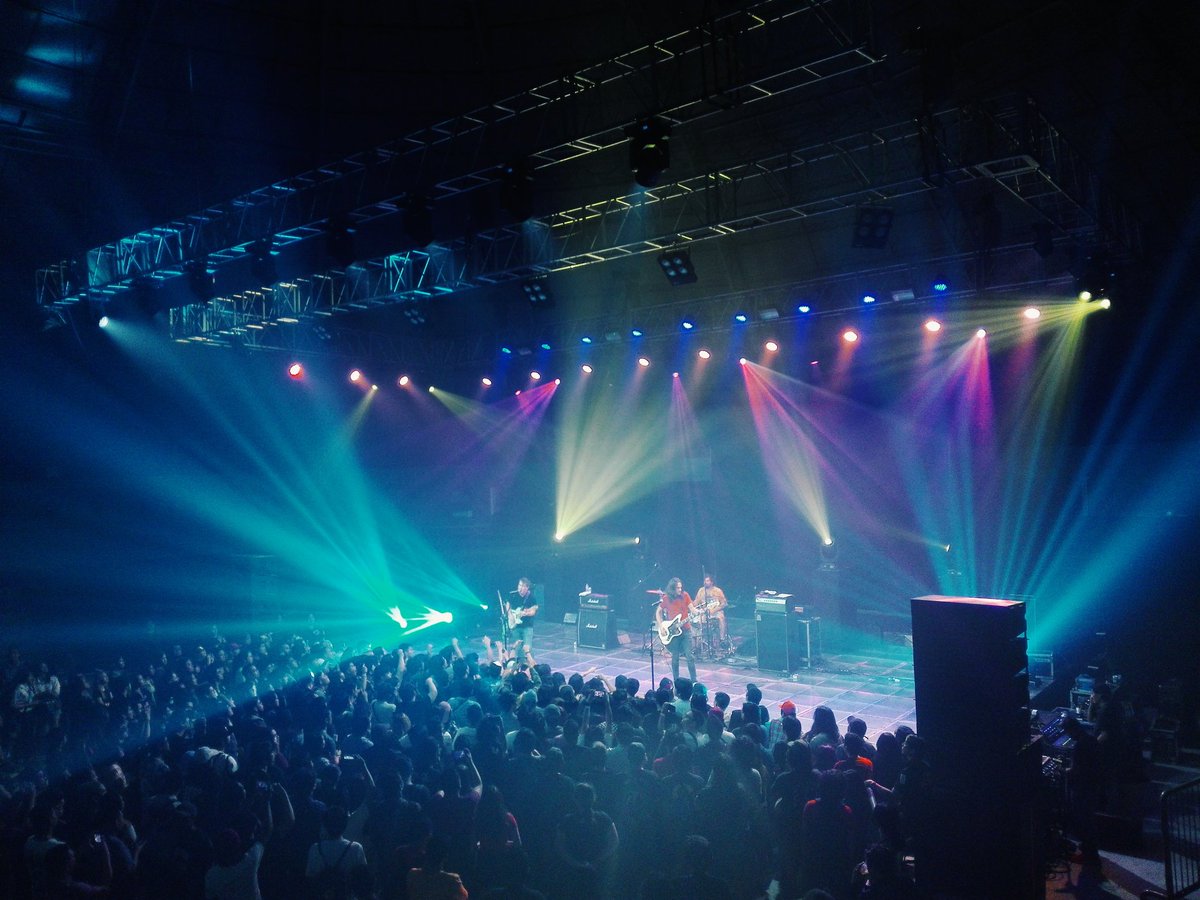 What a night with Thirds and <a href="/TinyMovingParts/">Tiny Moving Parts</a>! 🙌 #TinyMovingPartsMNL