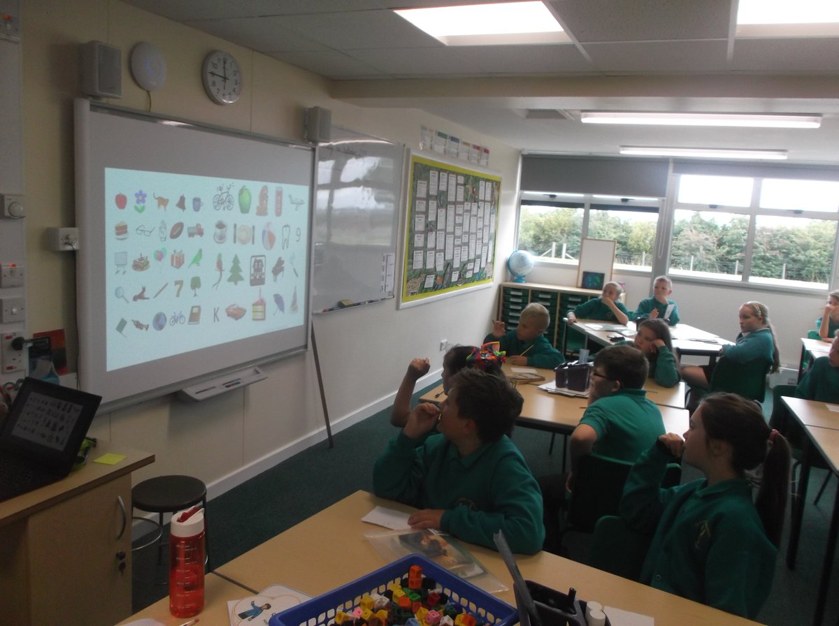 ClaveringTS27's tweet photo. #6GD
We had great fun investigating the impact exercise has on our mood. Our results showed that exercise makes you feel better, more alert, less tired and extends your memory! Wow! #ScienceDay2018 https://t.co/le9PNib6VP