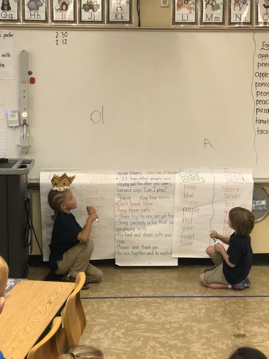jorietta_stout's tweet photo. Kindergarten playing long live the King/Queen, to show what they know!! @IAMKinderCrew https://t.co/pRoopJUfu9