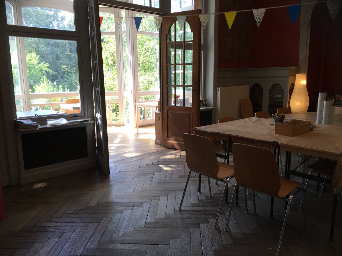jo_mccalmont's tweet photo. Successful afternoon signing up at my local #etterbeek #flemish #library #bibliotheek. What a gem! #instabook #publiclibrary #worldlibraries #gardenview #peaceful https://t.co/AsD6axKjWa