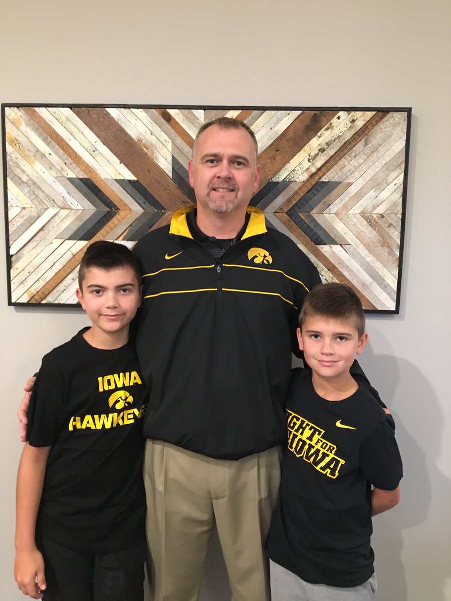 erikgarnass's tweet photo. Get up ALL u Hawkeye fans.. Itโs Friday! Thereโs NO Cyclown love in this group.... ๐๐ค๐ #HawksForLife #FightForIowa #CyHawkRivalry https://t.co/wDmpzb7zcj