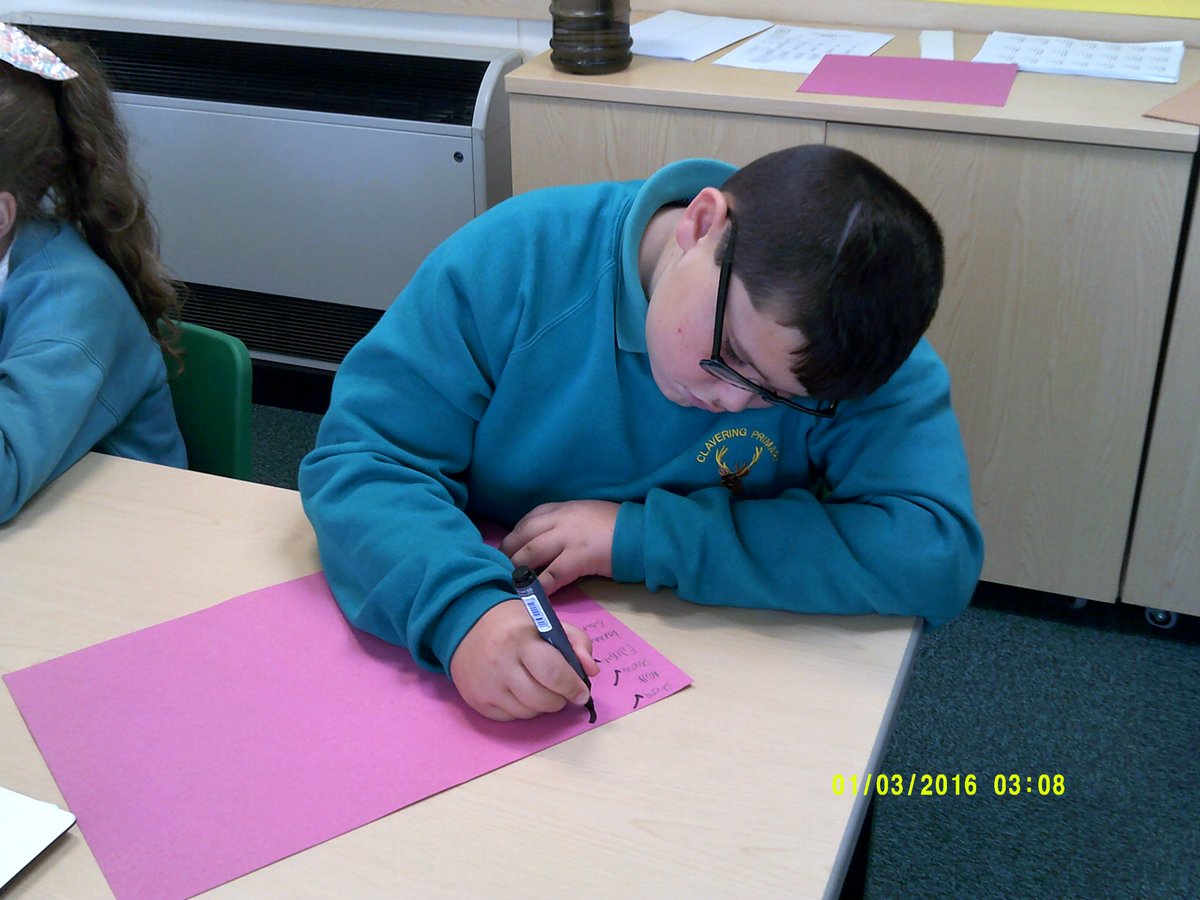 ClaveringTS27's tweet photo. #6RT In science, as part of 'Science Day', we investigated how exercise can improve our memory. #ScienceDay2018 #HealthyMindHealthyBody https://t.co/mf4Rg4d7KR