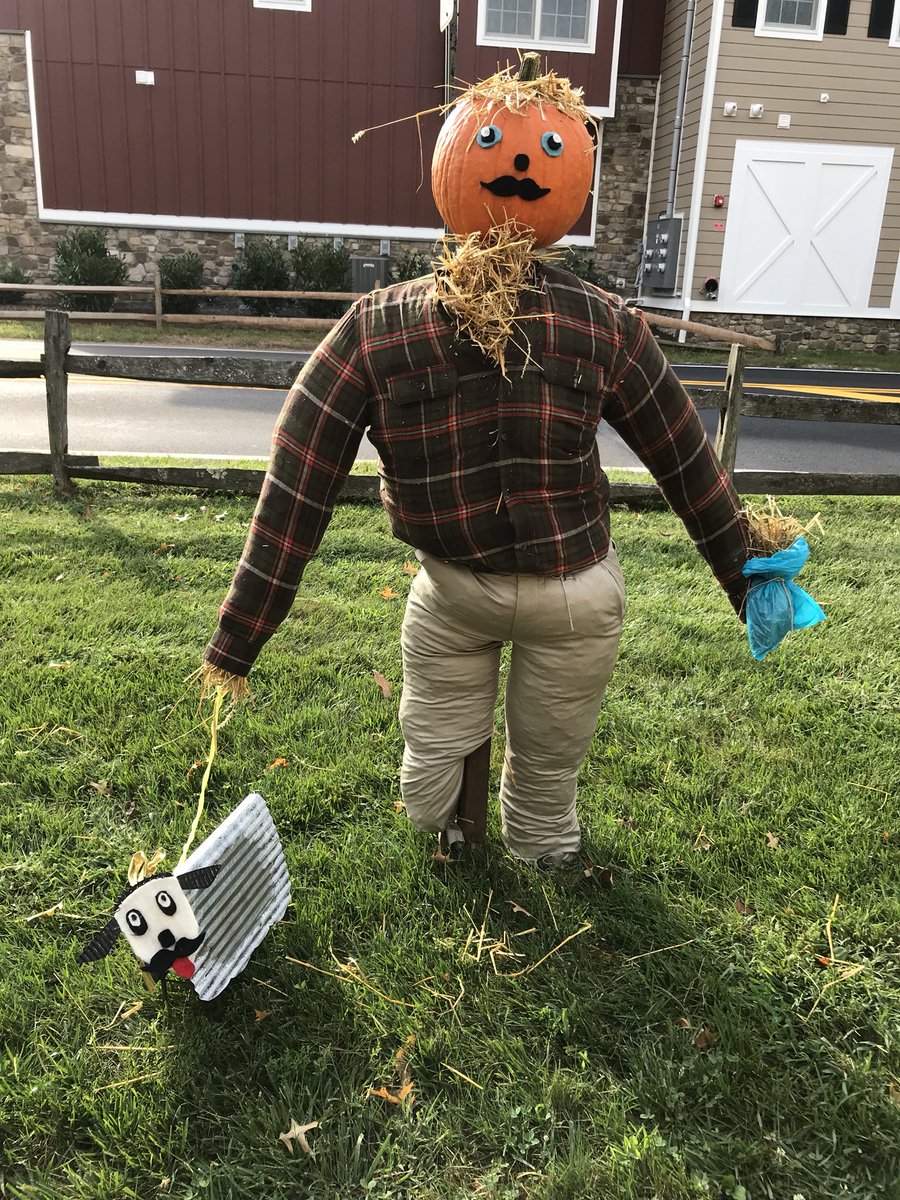 RootsHome's tweet photo. SCAREPOO!! 
(Thanks @danideveroux from @thecreepergallery for all your helpwith these guys!) #scarecrowfestival @peddlersvillage https://t.co/x7jIwcjBTL