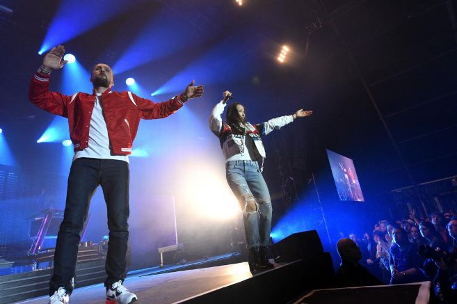 Tour Vibration à #Orléans : une scène deux fois plus grande et un nouvel artiste annoncé ! larep.fr/orleans/loisir… <a href="/Vibrationradio/">Vibration</a>