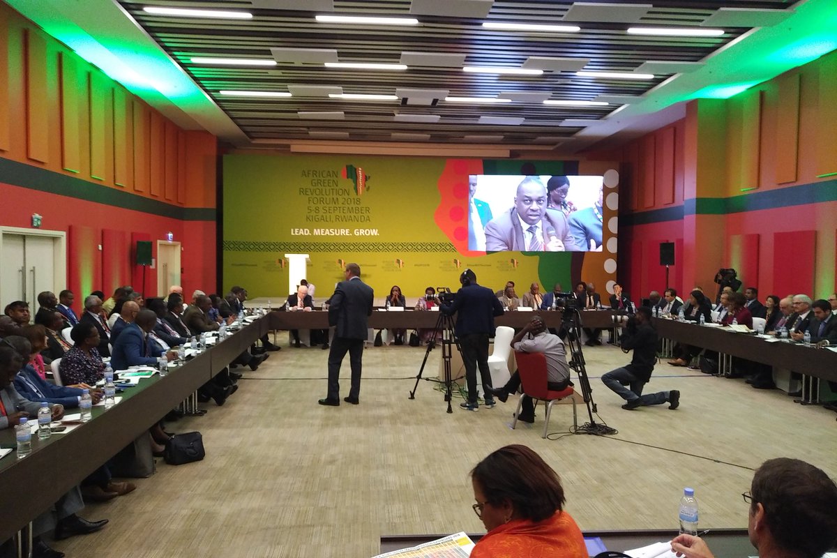 PS Boga talking about farmer registration, digital services, CAADP data at the Ministerial round table. <a href="/TheAGRF/">AFS Forum</a> @CS_Kiunjuri <a href="/KoinangeJeff/">Jeff Koinange, MBS</a> <a href="/RwandaAgri/">Ministry of Agriculture & Animal Resources |Rwanda</a>