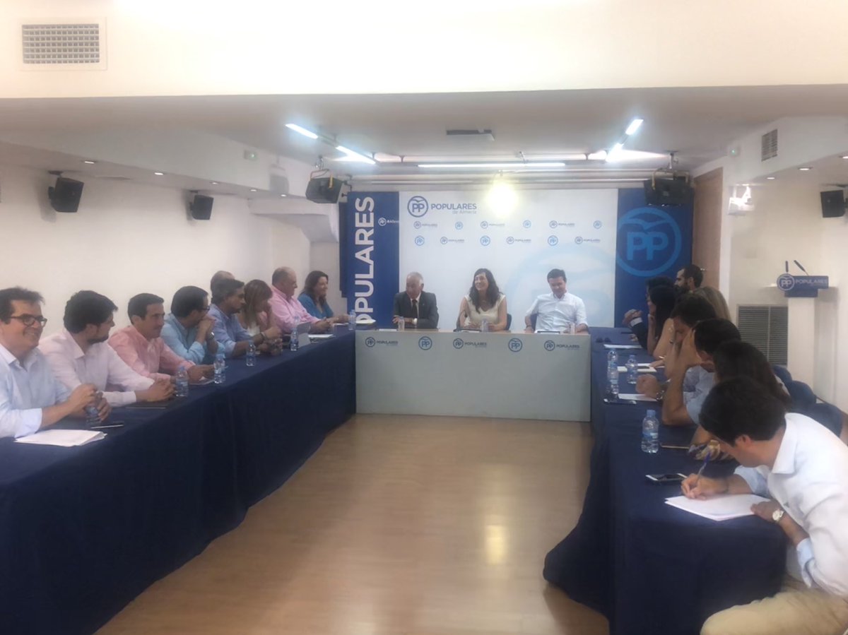 PP_Almeria's tweet photo. El @PP_Almeria celebra Comité de Dirección presidido por nuestra secretaria regional @loleslopez y nuestro presidente provincial Gabriel Amat https://t.co/dX6NXHXwQU