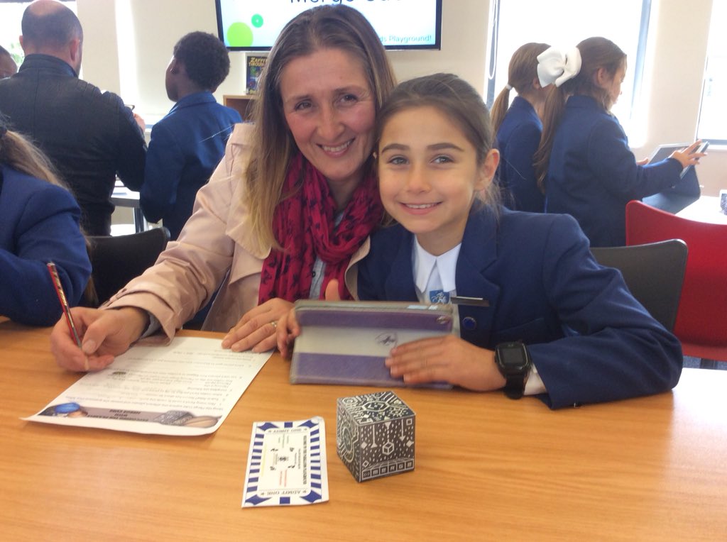 EliseCrouse1's tweet photo. Space comes alive with Merge Cube as Grade 3s show parents the wayat Parklands Playground @ParklandsTweet #AppleDistinguishedSchools https://t.co/PjMqTtmNIU