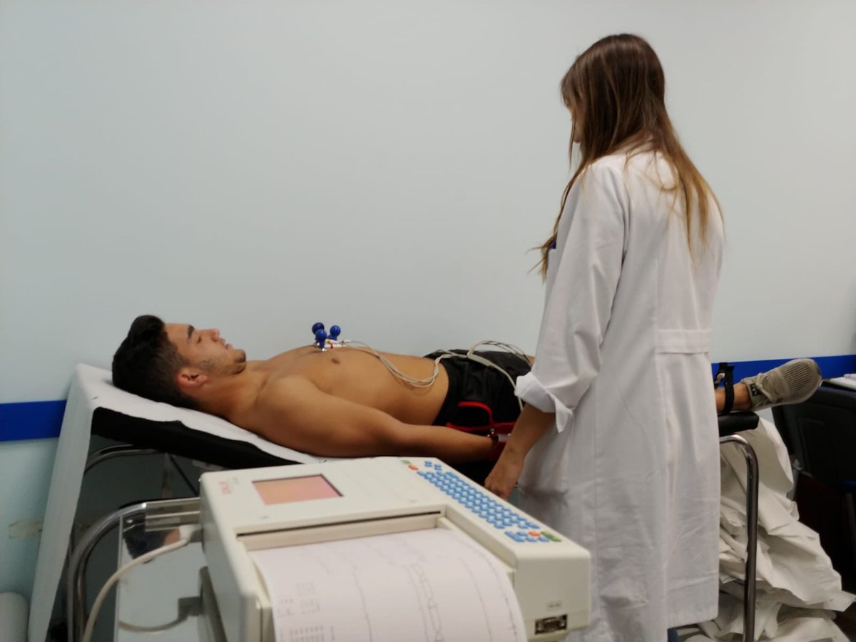 RFFM_oficial's tweet photo. MUTUALIDAD | Más de 280 personas con licencia federativa ya han pasado por la mutualidad para hacer el electrocardiograma GRATUITO que se incluyen en los reconocimientos médicos. Los clubes están fijando fecha y hora para seguir con este proyecto pionero. #SaludYCompromiso https://t.co/n7yXVFlS0B