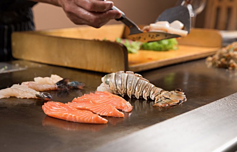 ILoveMCR's tweet photo. The new express lunch deal from @teppanyakict is now on. Enjoy main course + 1 soft drink for just £7.95! Book in here to get a table in advance > https://t.co/9i0BJV9OE6 https://t.co/WY70XwWsJr