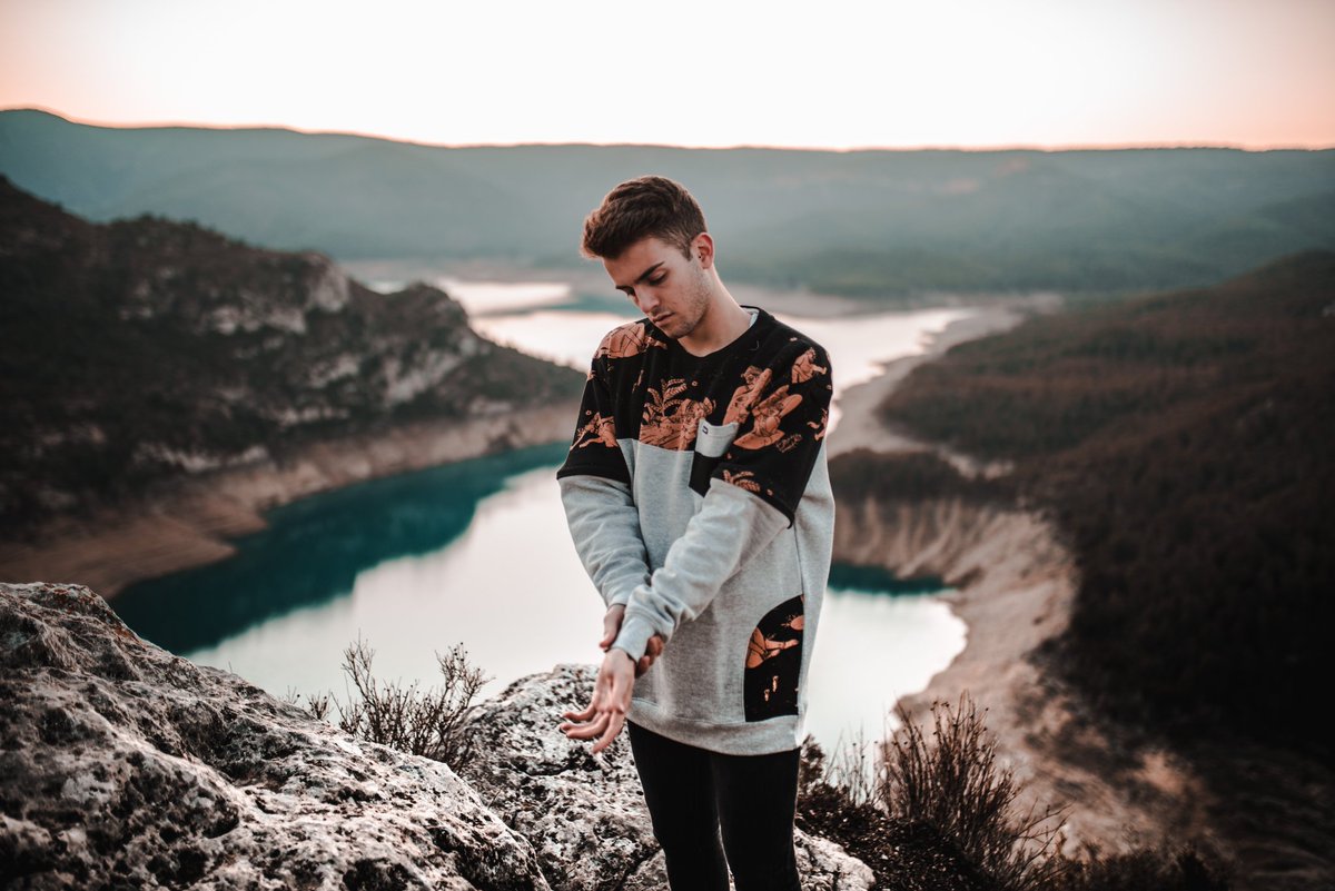 CNFWear's tweet photo. Climb mountains not so the world can see ypu, but so you can see the world🌎 DISSSET Collection! 
📷@miguelangeljunquera https://t.co/aYEyBhPfY9