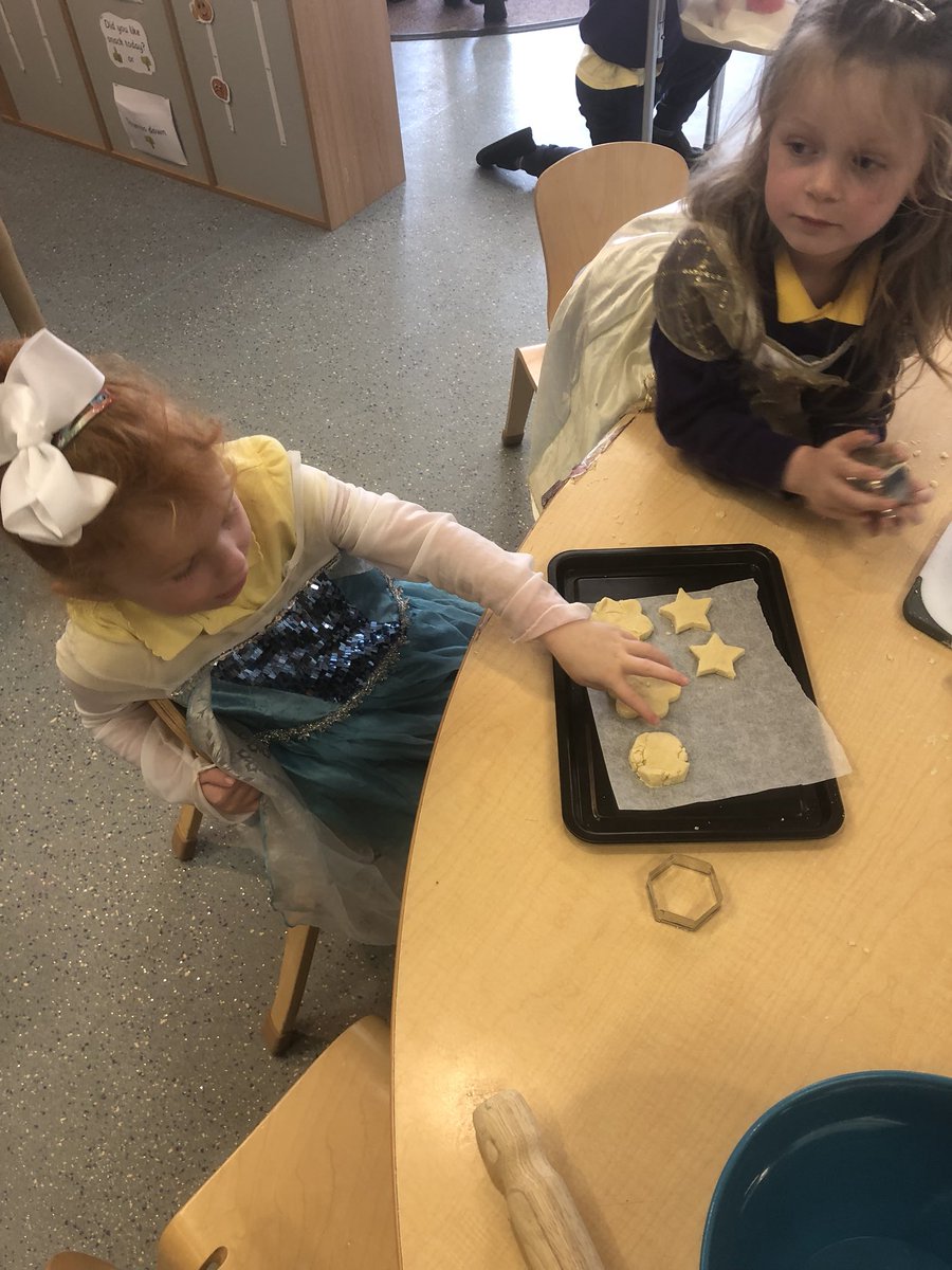 netherweans's tweet image. Baking shortbread shapes with Mrs M today for our snack #bakingexperience #learninglifeskills 👩‍🍳