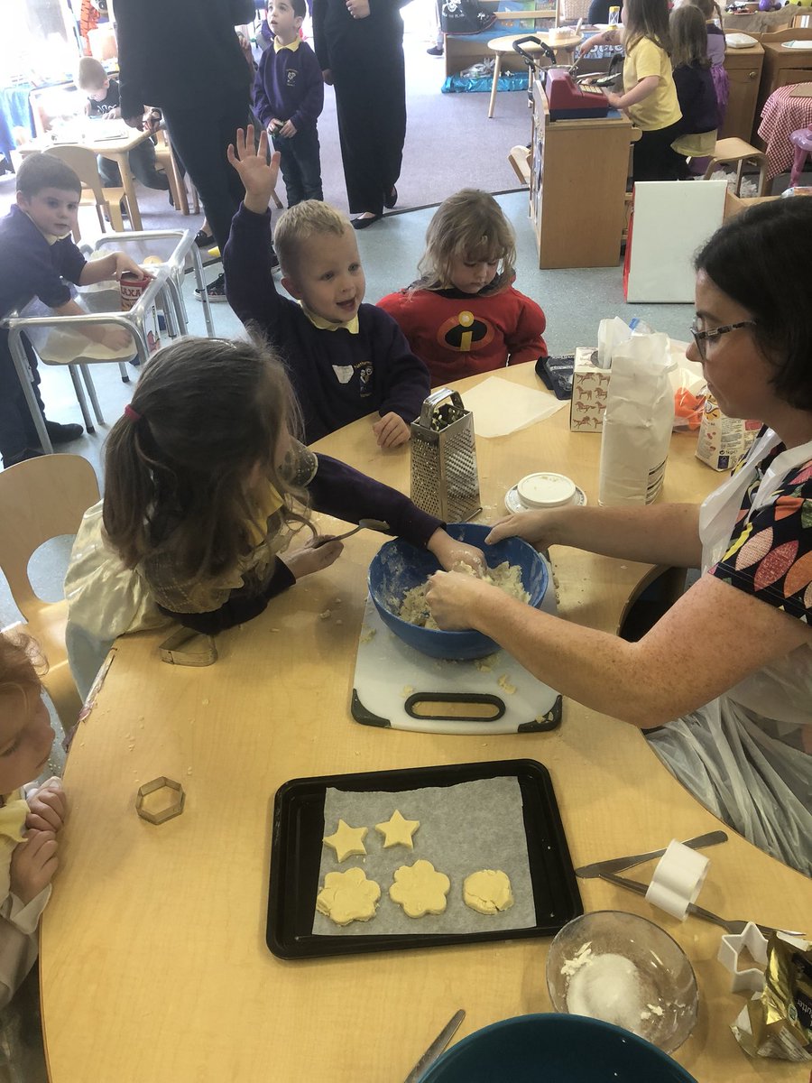 netherweans's tweet image. Baking shortbread shapes with Mrs M today for our snack #bakingexperience #learninglifeskills 👩‍🍳