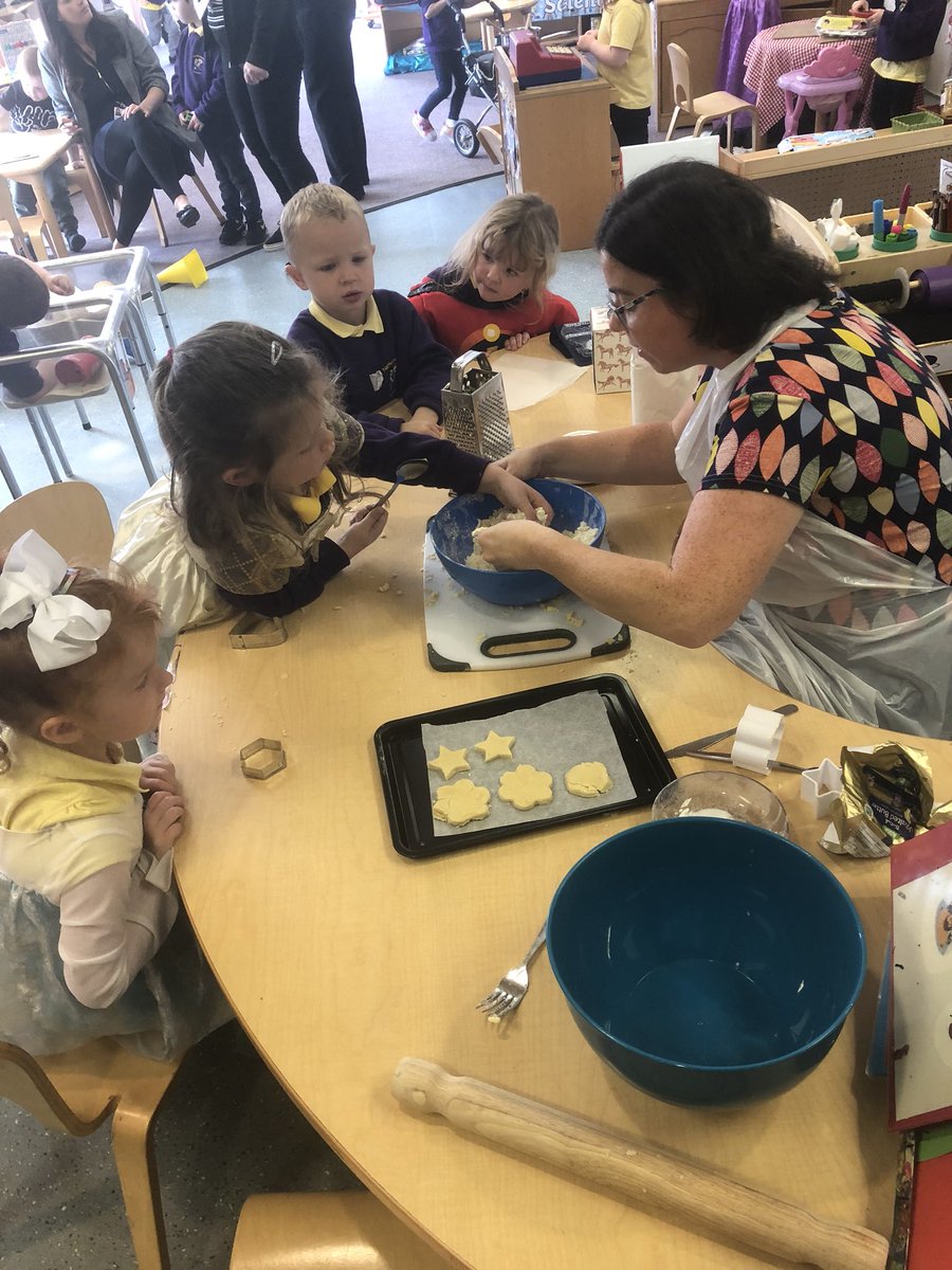 netherweans's tweet image. Baking shortbread shapes with Mrs M today for our snack #bakingexperience #learninglifeskills 👩‍🍳