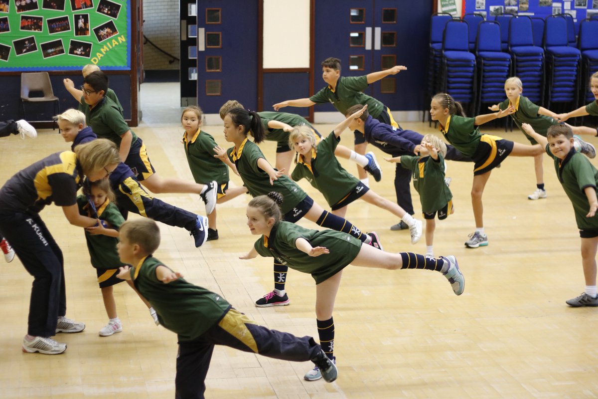SJCJuniorSchool's tweet photo. With our House Dance competition only hours away, School House are busy rehearsing with Nicole from @Manic_SP. With this year's theme being #TheGreatestShowman, it's going to be one showstopper of a performance. #StudentsThrive #SJCDance #Portsmouth #SJCSouthsea #JuniorSchool https://t.co/D0lGdx9GYj