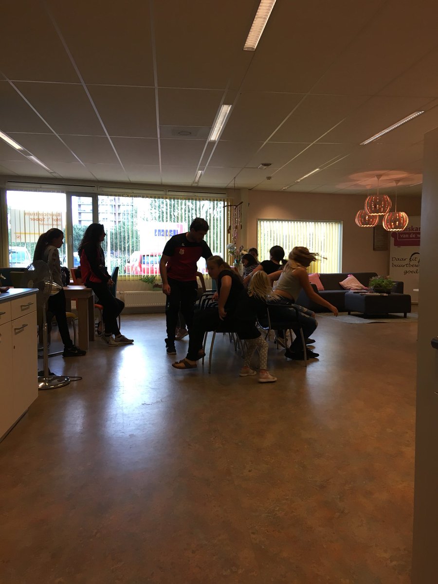 Stoelendans en 3-kleurige cupcakes! Kick off nieuwe seizoen #streetsports #waterwin #leidscherijn #utrecht elke vrijdag van 12:30 uur tot 14:30 uur buurtcentrum Hof t Spoor <a href="/DOENJAutrecht/">DOENJA Utrecht</a>