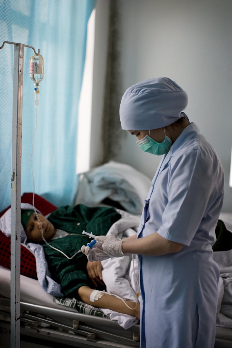 Jhpiego's tweet photo. Did you know at least 1/3 of deliveries around the world happen without any medical help at all. When #midwives receive the training and hands-on experience they need, they can provide improved care, better serve their community and save more lives. https://t.co/EUfEribYn3