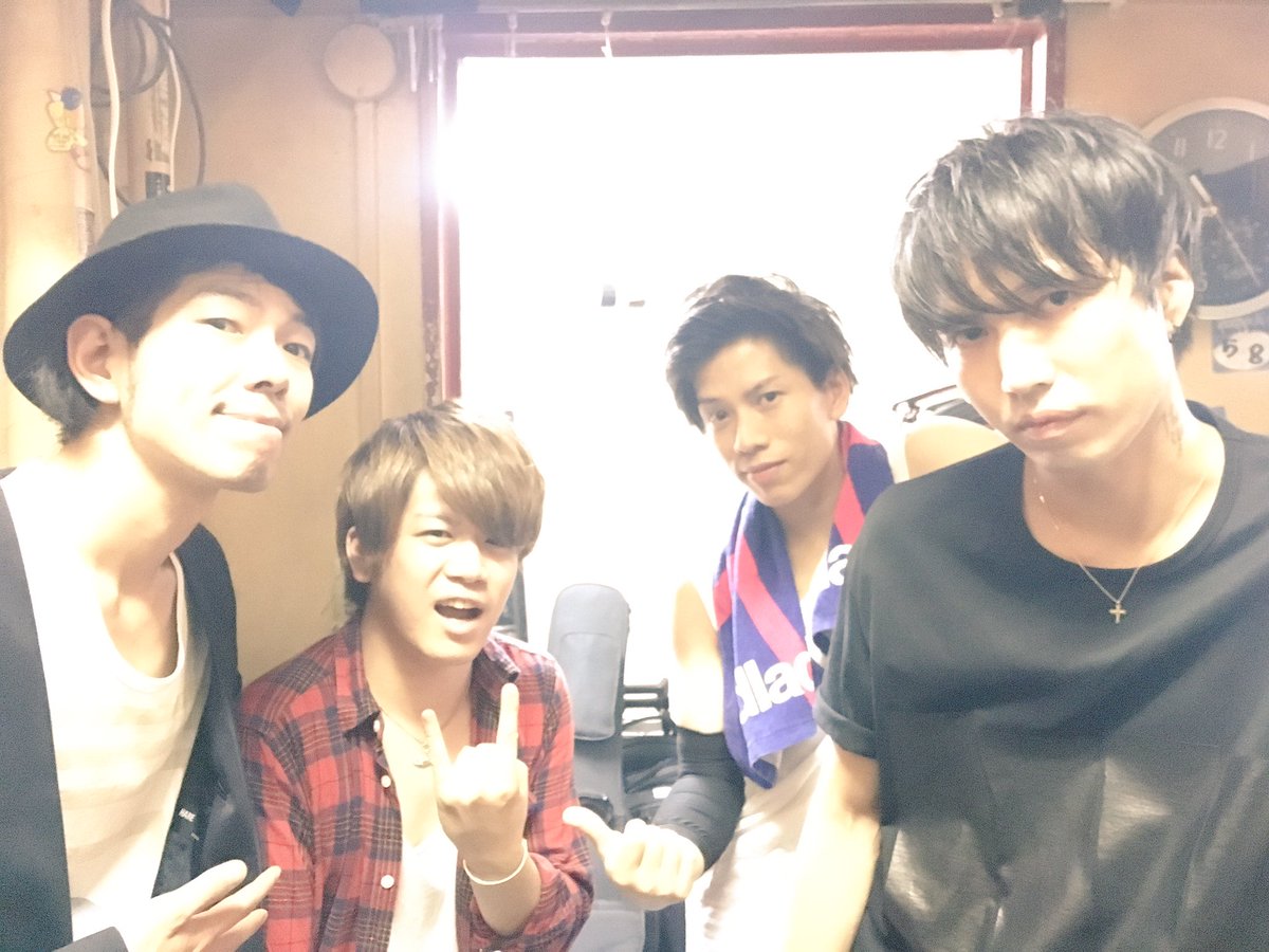 TRADLADofficial's tweet image. 【ライブ終了！】
9/7(金)渋谷RUIDO K2

-セットリスト-
1.夢見の技法
2.Very end
3.リグレット
4.くろ
5.Mirror
6.make a wish

ありがとうございました！！

#tradlad #渋谷 #RUIDOK2