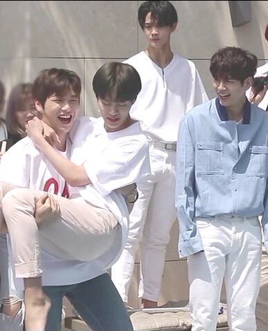 sempiternallyw1's tweet photo. w-what kdrama is this? https://t.co/jGo6FKJHhn