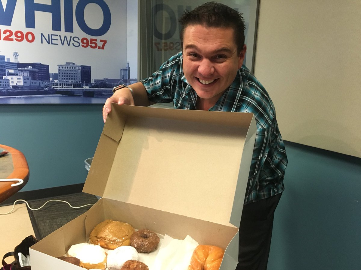 How nice! <a href="/FryeGuyOH/">Frye Guy</a>’s Uber driver Misty does one nice thing a day...today she brought donuts for us!! How sweet! <a href="/WHIORadio/">WHIO Radio</a> <a href="/k99online/">K99.1FM</a> <a href="/nancywilson62/">Nancy Wilson</a>