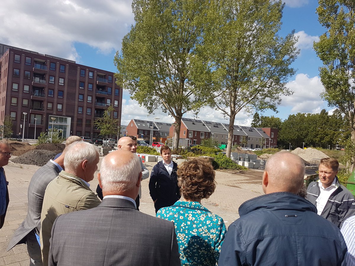 ZouhairSaddiki's tweet photo. Bij de jaarexcursie van @WoonpartnersMH in #Gouda oost. Interessant en perspectiefvol ontwikkeling van de wijk #Oosterwei met nieuwbouw. https://t.co/pfF9H79T41