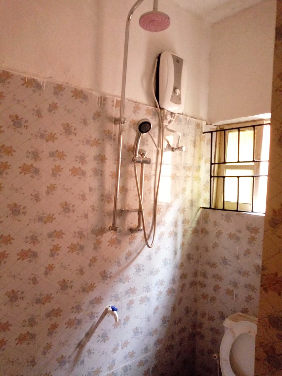 ghedduh's tweet photo. .Decent Miniflat at Fagba (off Jonathan Coker rd), New Oko Oba - 2toilets, Upstairs, Wardrobe, Kitchen Cab, Water heater etc... Rent: 300k per annum @LagProperty +2347033662224. https://t.co/qTq3upgG5T