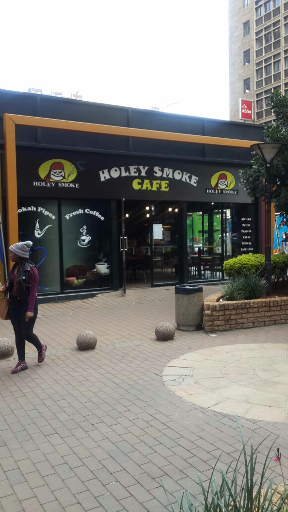 TheHomie_banks's tweet photo. JHB: you can get @bunkgravity premium rolling papers at Holey Smoke on eloff Street (opposite Ghandi square) #ForHighRollers #Stoner #SouthAfrica https://t.co/TimIH094iQ