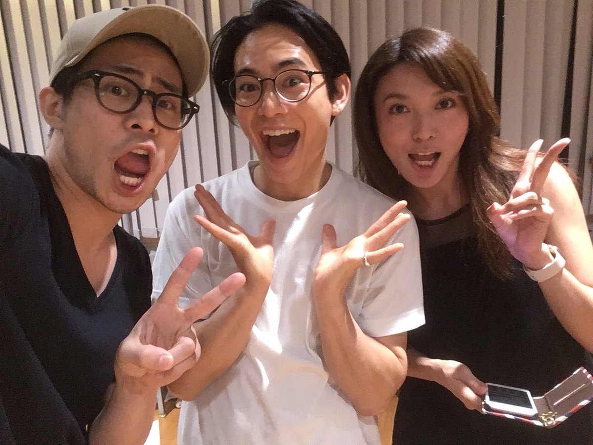 鯨井康介 明るいお葬式 Showroom この後9時過ぎより 葬儀屋チームの出演になります 写真はテツと蓮城まこちゃんと