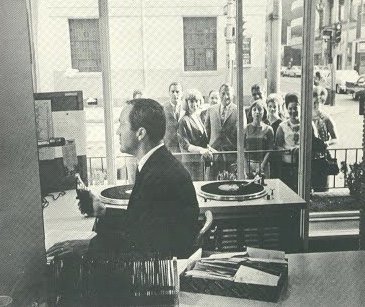 RadioRewinder's tweet image. Still get goose bumps looking at pictures like this! #TheMagicofRadio #BehindTheGlass #KQV #PittsburghRadio