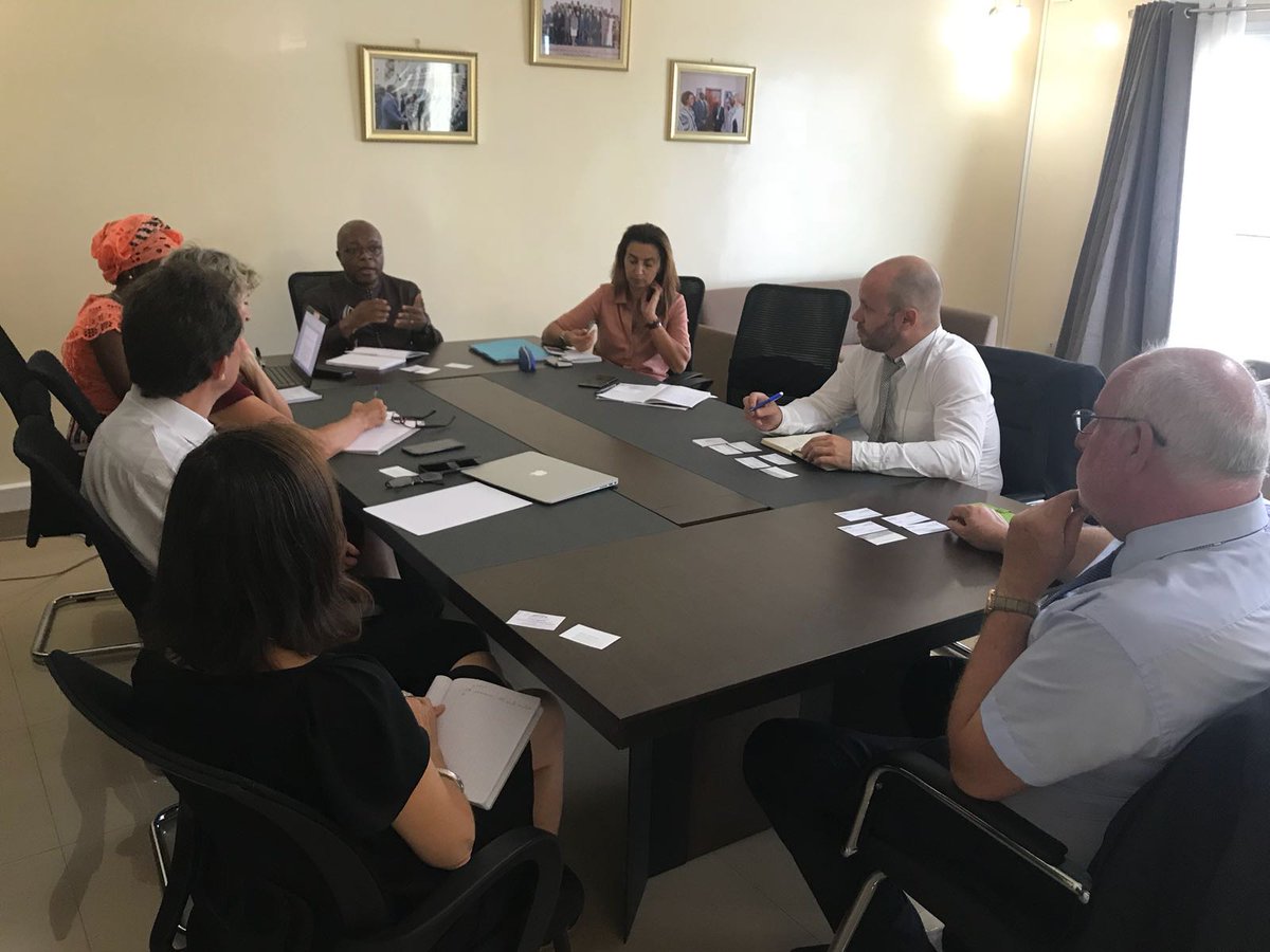APFfrancophonie's tweet photo. Mission du président de la #CECAC @berberatdidier au #Sénégal : Rencontre avec le directeur de l’@ifef_oif, M. Émile Tanawa, et ses principaux coordonnateurs de programme. https://t.co/xJOiUoYlUg