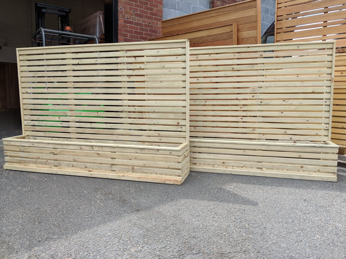 slattedscreen's tweet photo. Our slatted screen planters are now available in cedar, larch and pressure treated timber. Contact us on 01282 774 955 for more information. https://t.co/rsMMXd6vE3