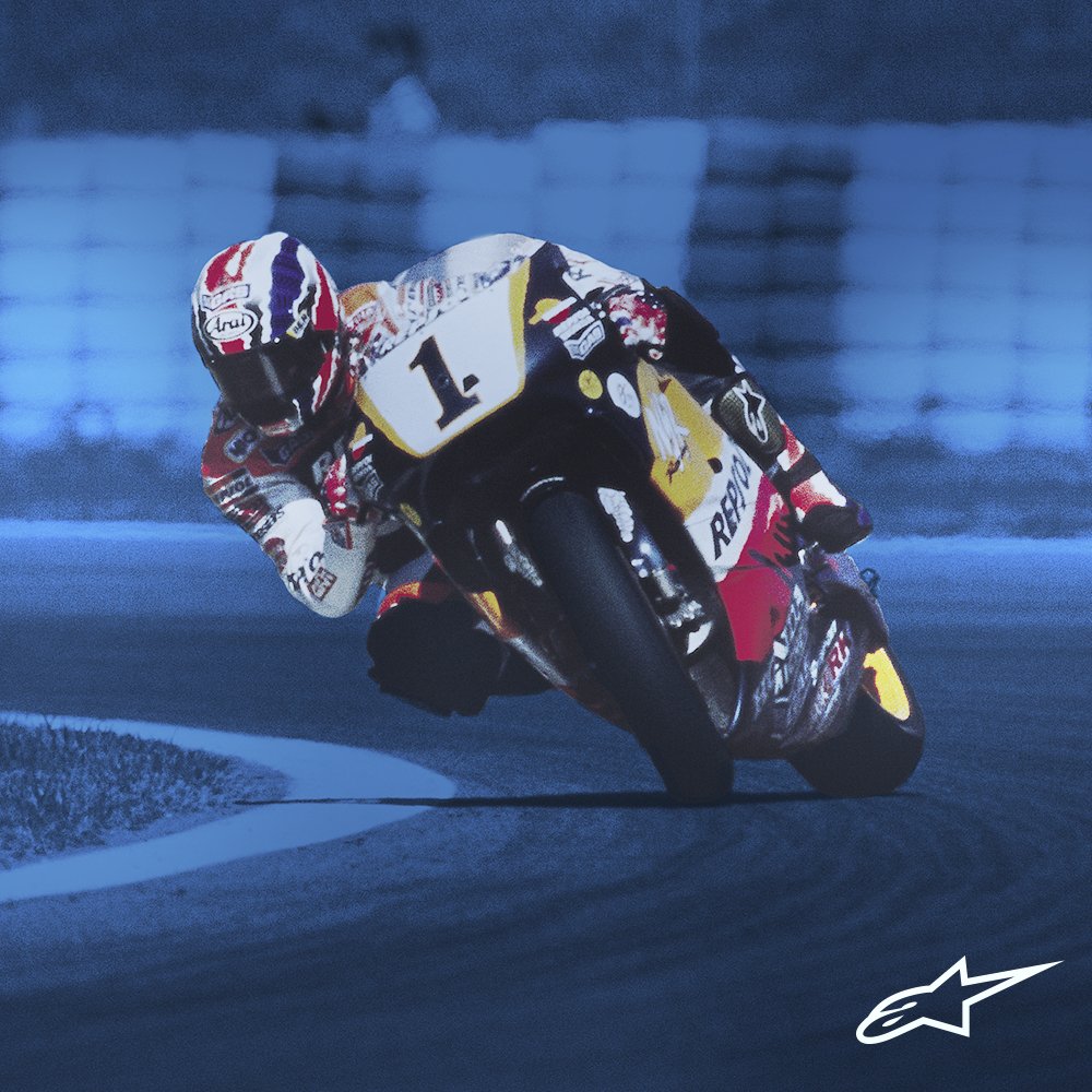 Competition time! 🏆

Win a pair of our new Limited Edition Mick Doohan Supertech R Boots 👀

To enter just retweet this post before 9pm CET on September 9th &amp; the winner will be picked at random and announced on our twitter at 6pm CET on September 10th 🙌

#AlpinestarsProtects