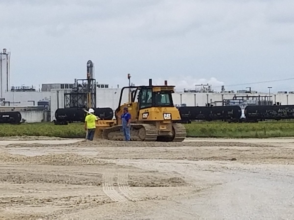 Jborounlimited's tweet photo. Work is underway at the Risever site in the Craighead Technology Park in @CityofJonesboro .  This project is a $20M investment in our city and will lead to 130 new jobs.  Great to see that earth being moved! @_AEDCE @ArkansasEDC @jtownchamber https://t.co/3RCUk4gTd6