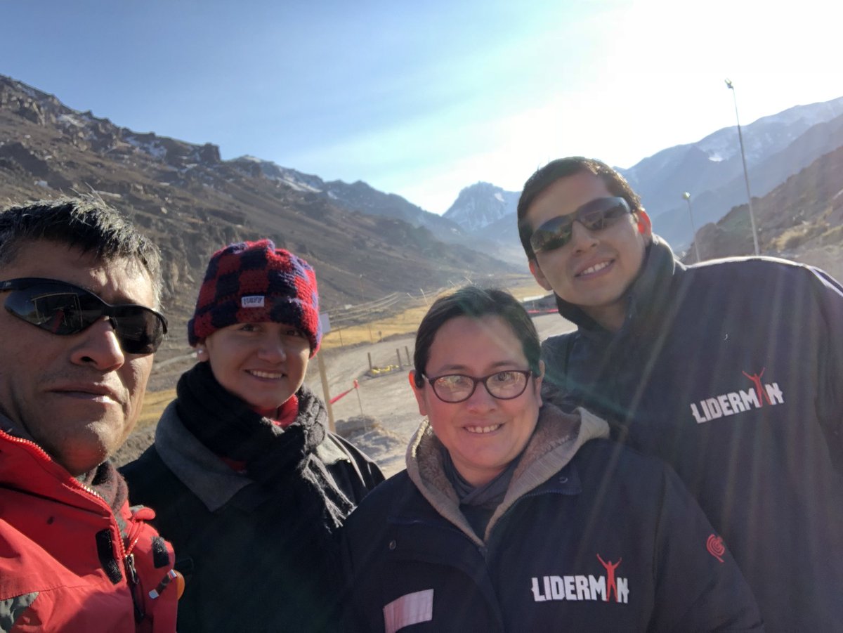 blopezp1720's tweet photo. Ni el frío, ni las escaladas al cerro nos impedirán cumplir la misión. Liderman o Nada!!!☃️ #Liderman #lidermanoficial #lidermanoficial https://t.co/cUUdNyn7Db