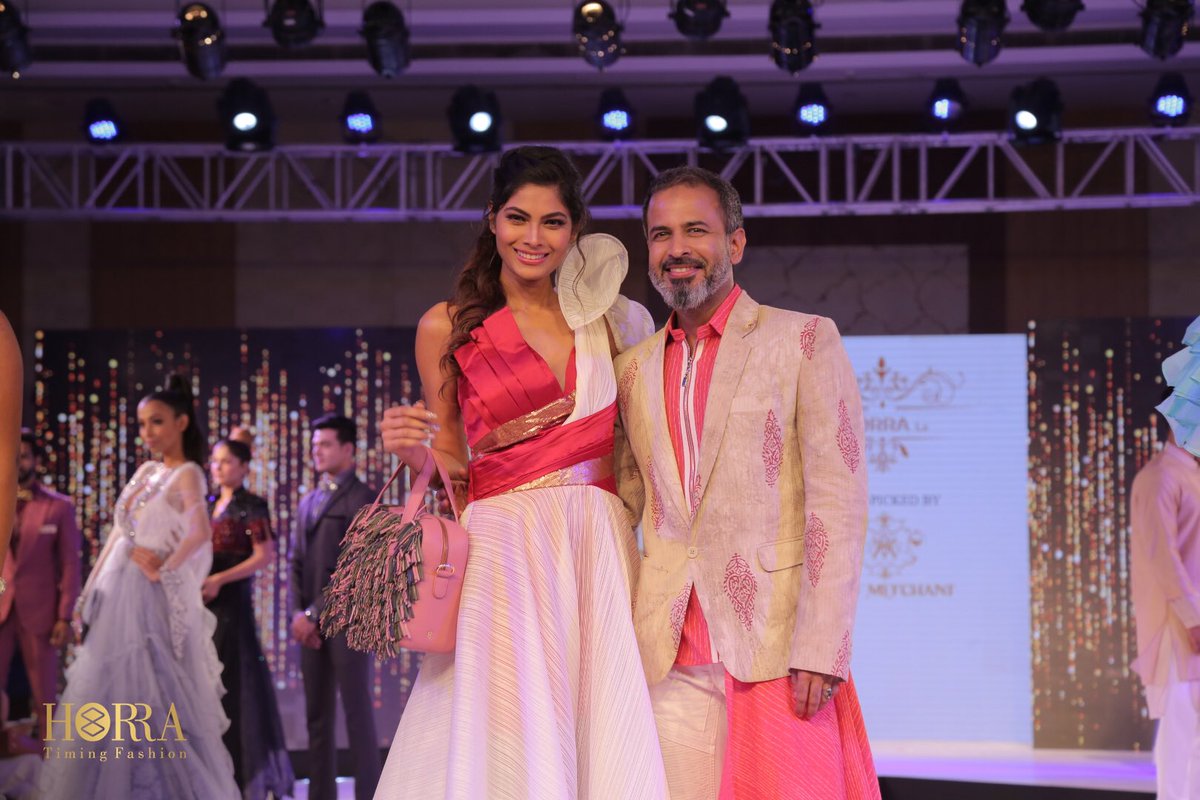 HorraLuxury's tweet photo. And concluding the show... was the ravishing @iLopamudraRaut in Asif Merchant designs, with the man himself! 💓  

•HORRA Lx  ✕ Asif Merchant•

#HorraLuxury #AlwaysAhead 

•

• 
@parimalmehhta @Asifmrchnt @iLopamudraRaut #Fashion #Luxury #Style #Friyay https://t.co/I3PMtPSe3N