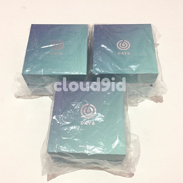 cloud9id_'s tweet photo. [Arrived] 180907
DAY6 Official Lightband

#cloud9arrived https://t.co/VtAd2u1R0t https://t.co/mRcRXXnn0W