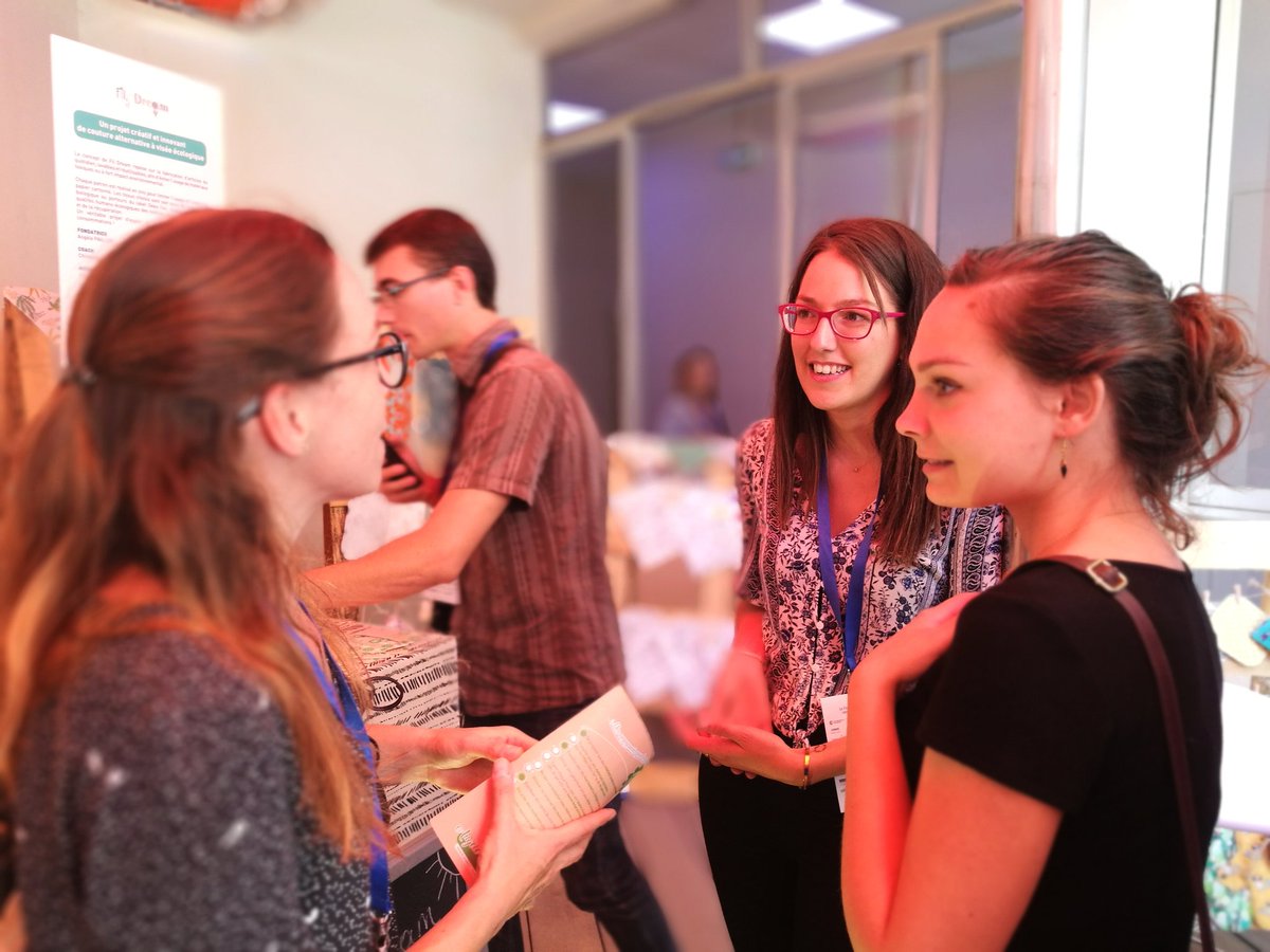 [#FDE2018] Ça discute, ça échange, ça filme au Village "The Choice". #MakeTheChoice 😏