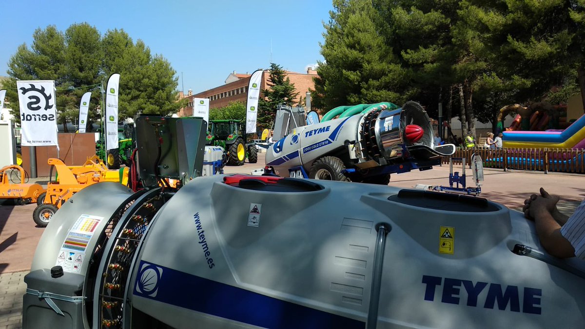 teyme_agritech's tweet image. Imágenes de nuestro distribuidor @agrodiloy en la feria de Calatayud 🤩 Seguimos hasta el domingo 🚜👨‍🌾👩‍🌾🌱 #atomizadores #smartspraying #teyme