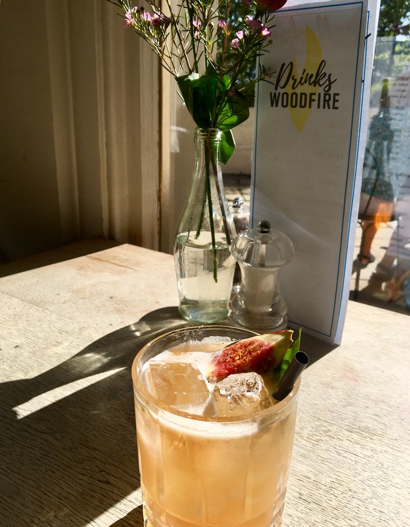 Our new cocktail AUTUMN SMASH  ✨ includes fresh #figs #basil #vodka #lime  🌿🍂🍹🍎